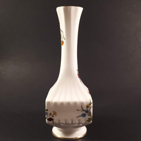 Rare Aynsley bone china floral square bodied bud Vase Famille Rose - Picture 2 of 7